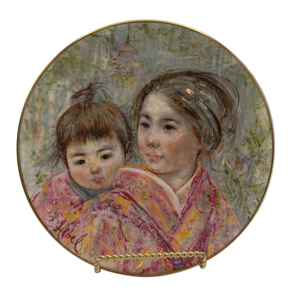 Vintage Royal Doulton 1974 Edna Hibel "Sayuri and Child" Plate #402
